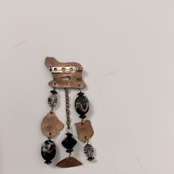 NWOT DESIGNS FROM THE DEEP SAFARI BROOCH - Picture 4 of 7